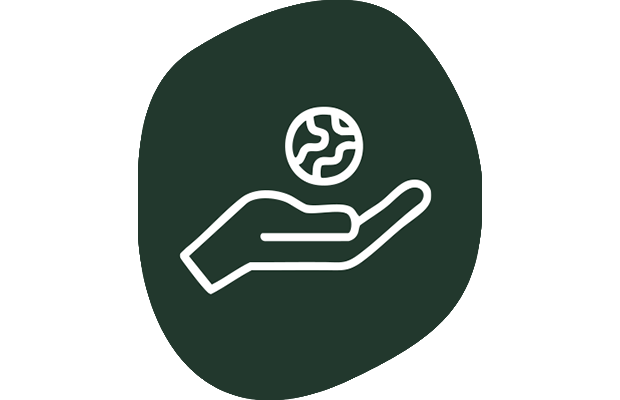 Symbol einer Hand, darüber schwebt eine Weltkugel.