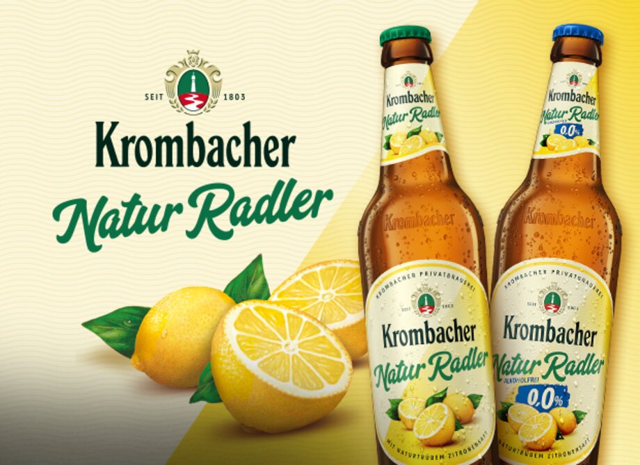 0,5l Flaschen Krombacher Naturradler und Naturradler o,0% und große Zitronen vor gelben Hintergrund mit NaturRadler Logo.