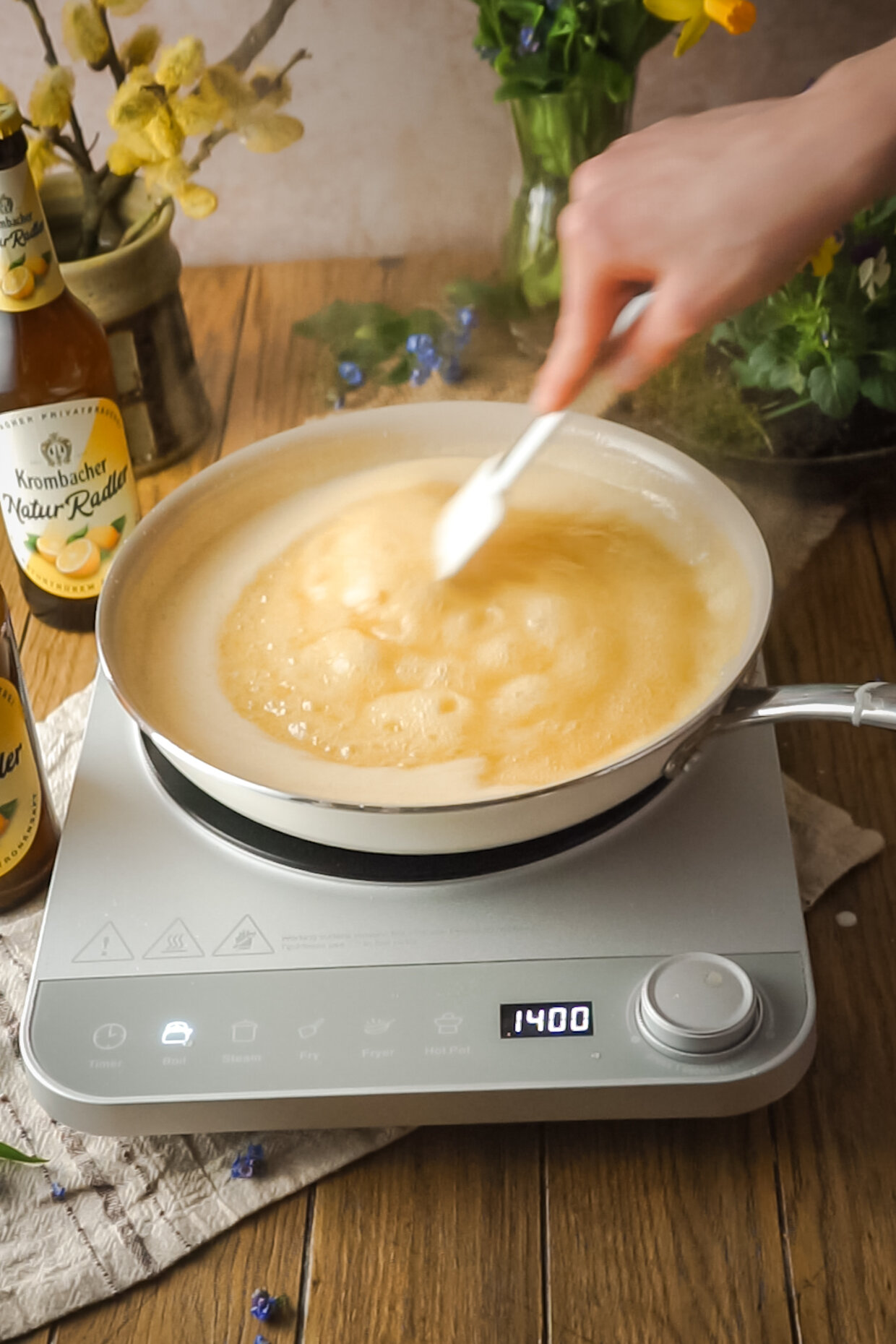 apfelkuchen-bienenstich | Krombacher