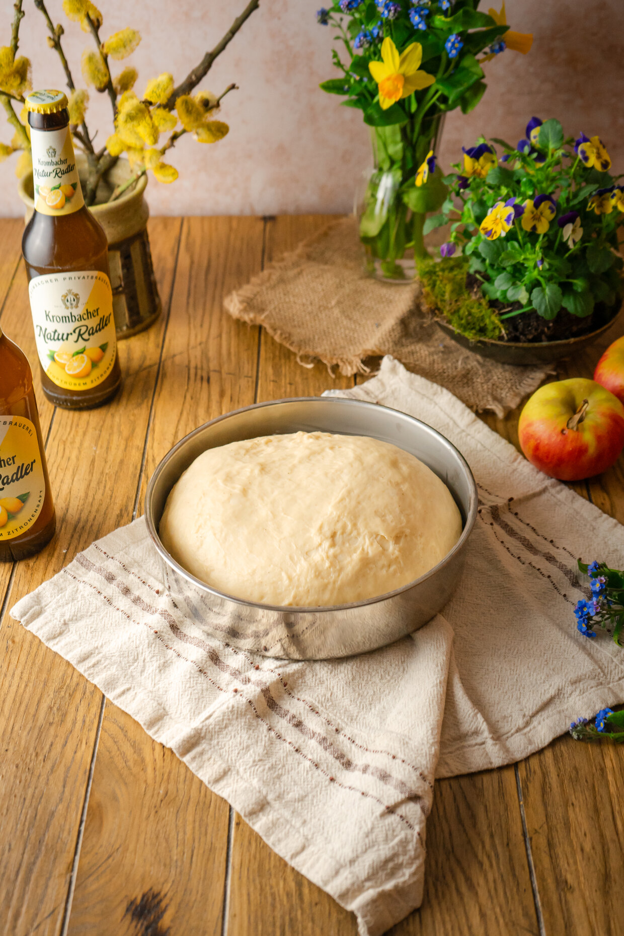 apfelkuchen-bienenstich | Krombacher