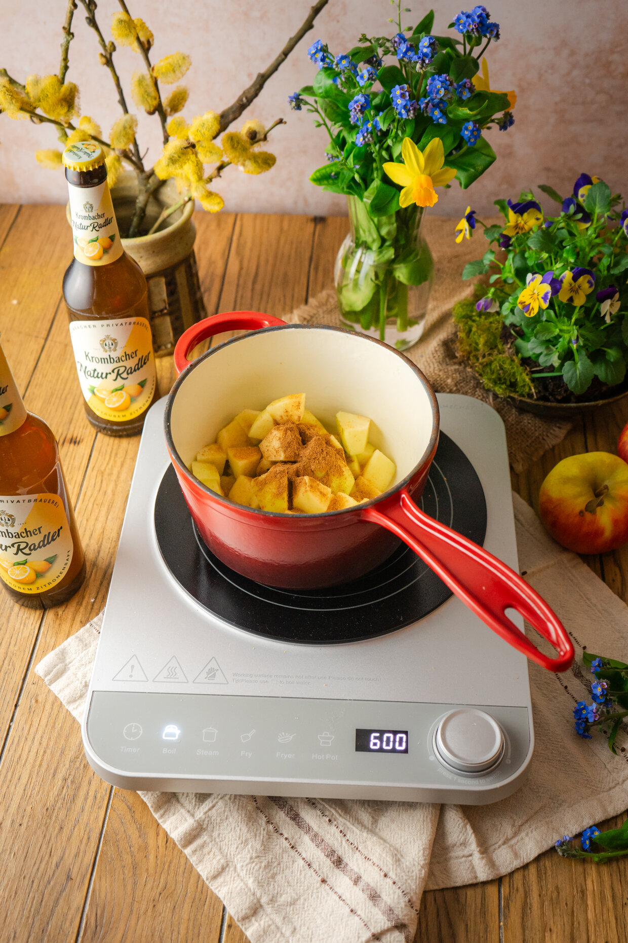 apfelkuchen-bienenstich | Krombacher apfelkuchen-bienenstich | Krombacher