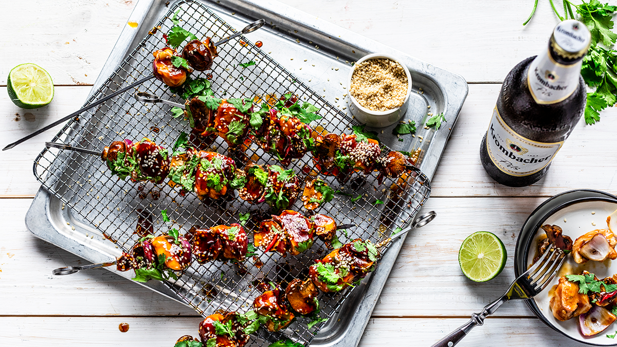 Gegrillte Hähnchen Spieße mit Teriyaki-Marinade
