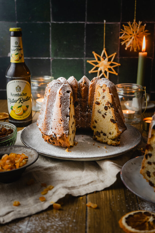 Der fertige Königskuchen mit Krombacher Naturradler.