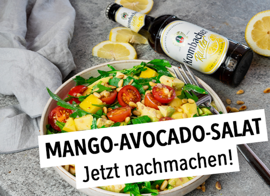 Ein Selbstgemachter Salat in einer Schüssel.
