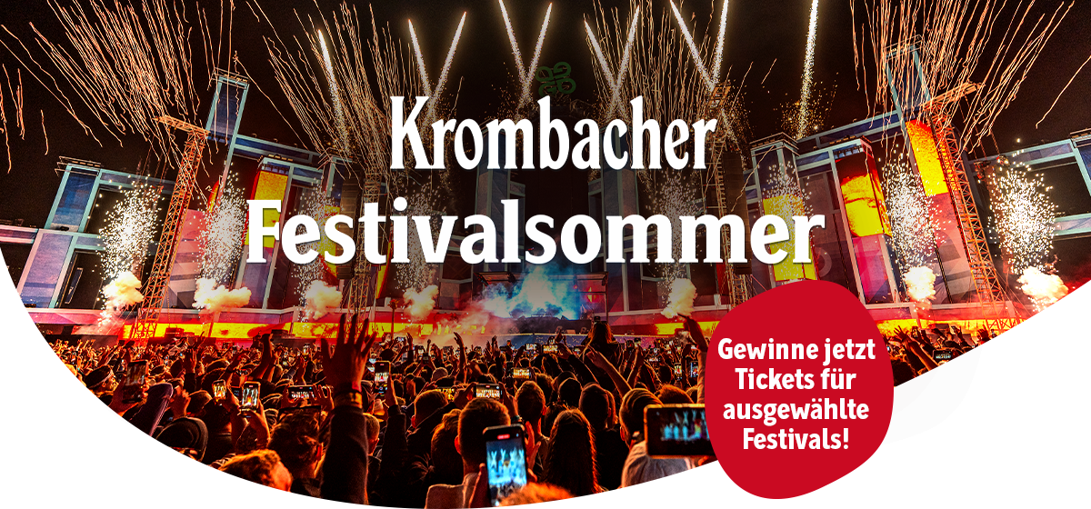 Menschenmenge bei einem Festival mit Feuerwerk und Bühnenbeleuchtung, Text 'Krombacher Festivalsommer', Hinweis auf Ticketgewinnspiel