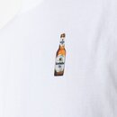 Krombacher Pils Flasche auf einem weißen T Shirt.