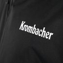 Schwarze Regenjacke mit weißem Schriftzug 'Krombacher' auf der Brust.