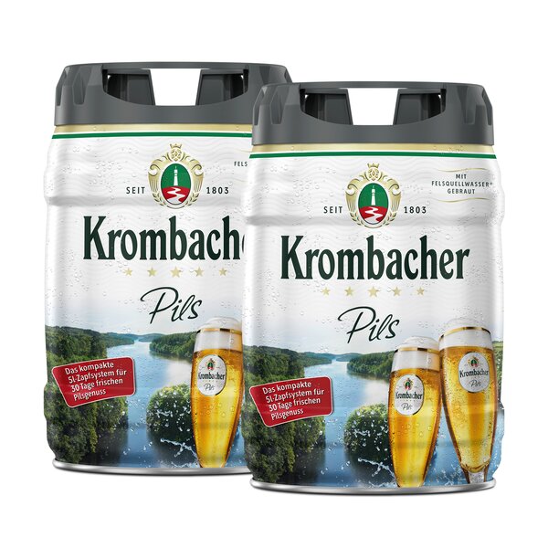 Zwei Krombacher Pils Bierfässer mit Zapfsystem auf weißem Hintergrund.