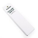 Verpackung des Krombacher Schaschlikspieß-Sets mit Aufschrift und Logo, länglich und weiß mit feinem Wellenmuster.