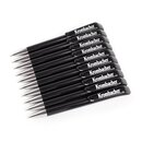 Zehn schwarze Kugelschreiber mit silberner Spitze und weißer Aufschrift 'Krombacher' liegen parallel nebeneinander