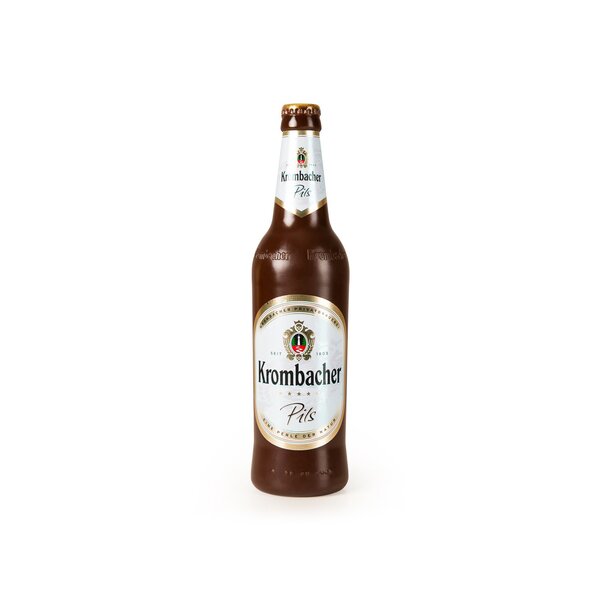 Krombacher Pils Bierflasche aus Schokolade, 0,5 Liter, mit weißem Etikett und goldenen Akzenten.